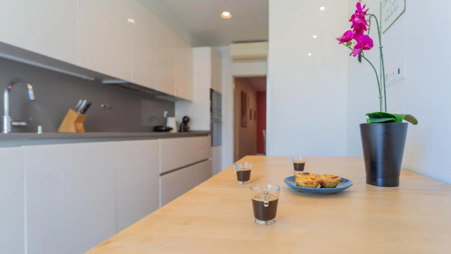 Ldapartments - Spacious Lisbon Haven W/Lift&Garage Апартаменты